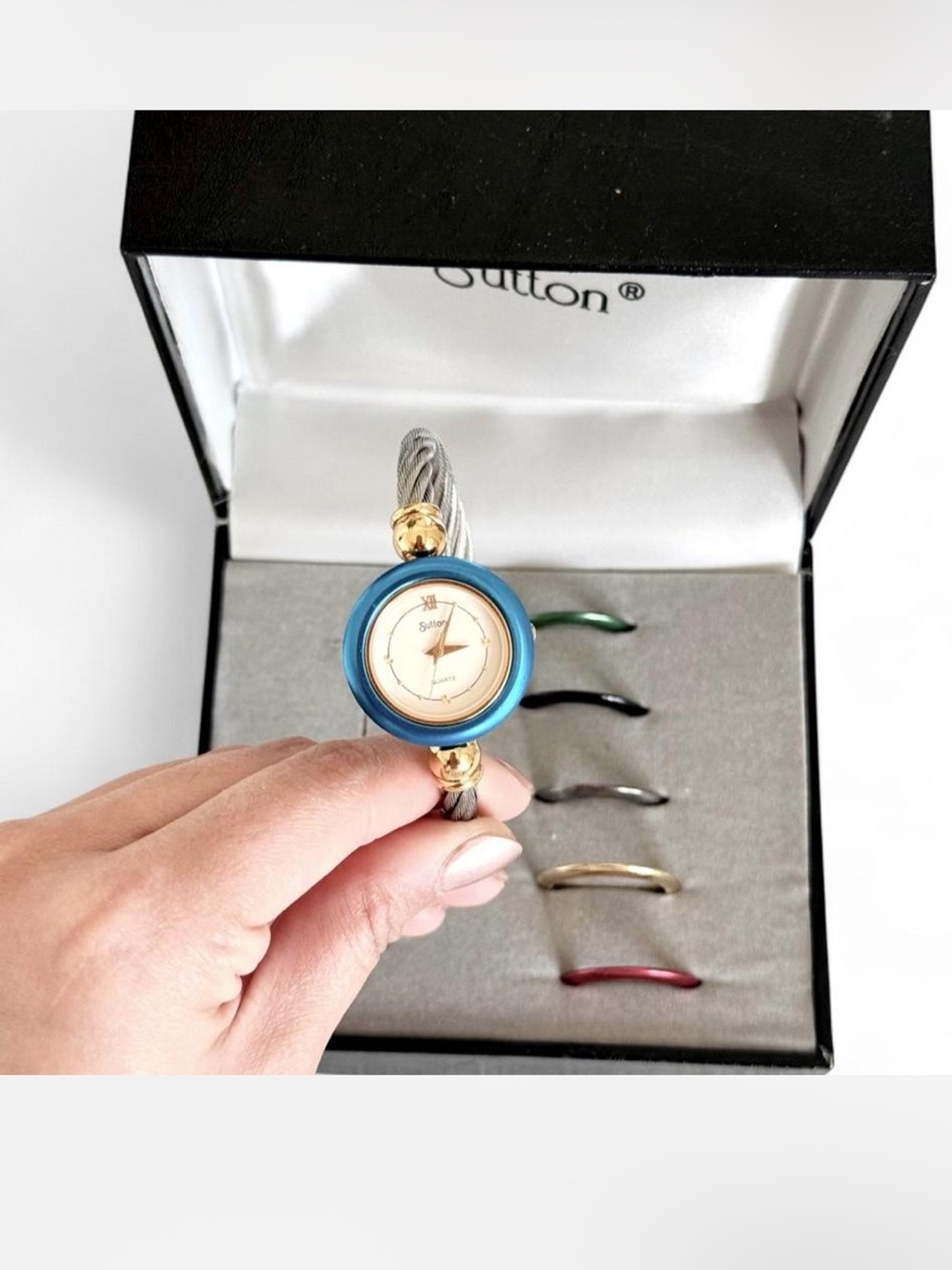 RARE Vintage 90s Sutton bezel watch with interchangeable straps🩵⭐️💍🌳🖤